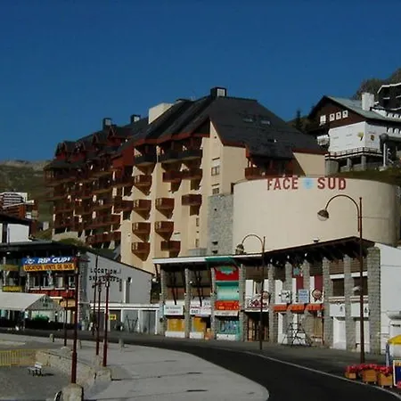 4 Pers, Pied De Pistes, Parking, Balcon Sud, Centre Station, Proche Commerces - Fr-1-404-12 Apartment *
